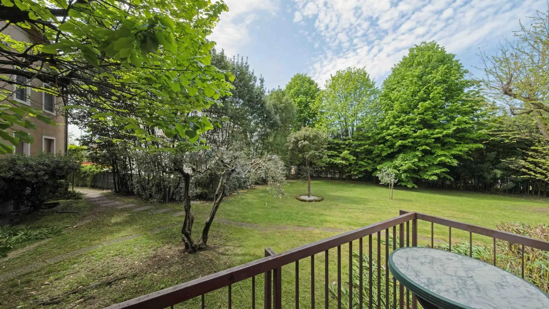 Daire Darina Tolles Appartement Mit Terrasse, Garten Lazise